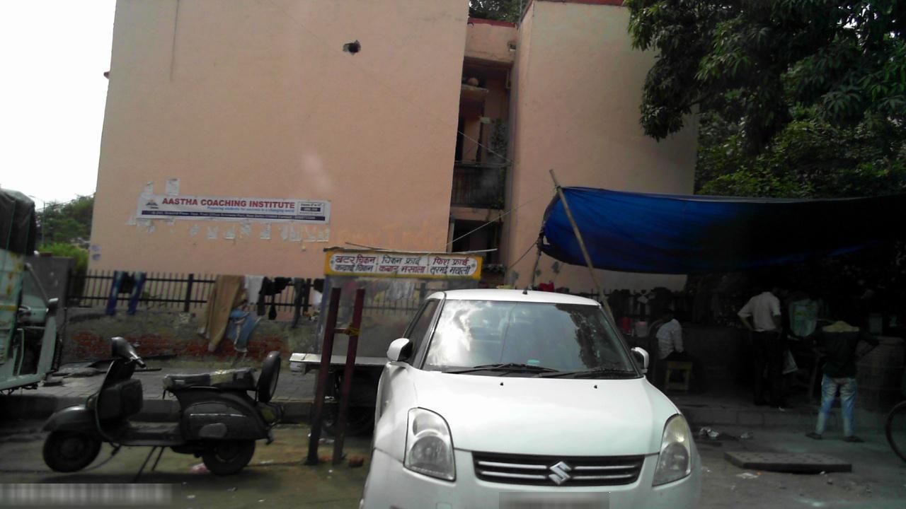 Eatery Stall, Swami Pranavananda Marg, Block H, Sriniwaspuri, New Delhi ...